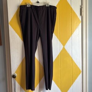 Vuori ankle pant. Very slightly worn.
